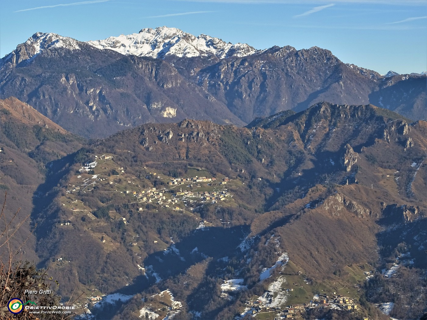 25 Bella vista sul 'cuore' al sole di Santa Croce con sopra l'Alben.JPG